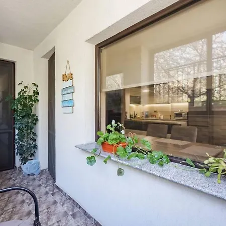 Cozy Summer Breeze Apartment Warna